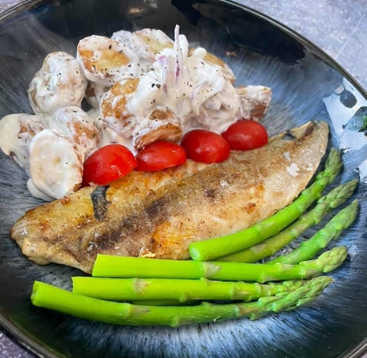 Mackerel with Creamy Horseradish Potatoes