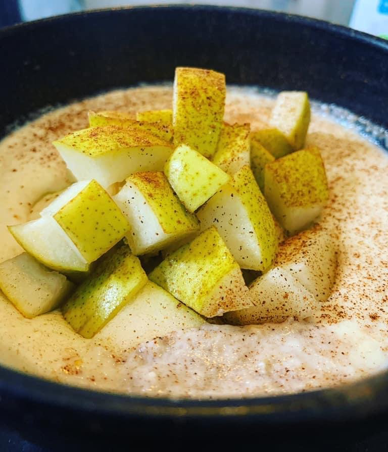 Protein Porridge with Pear and Cinnamon