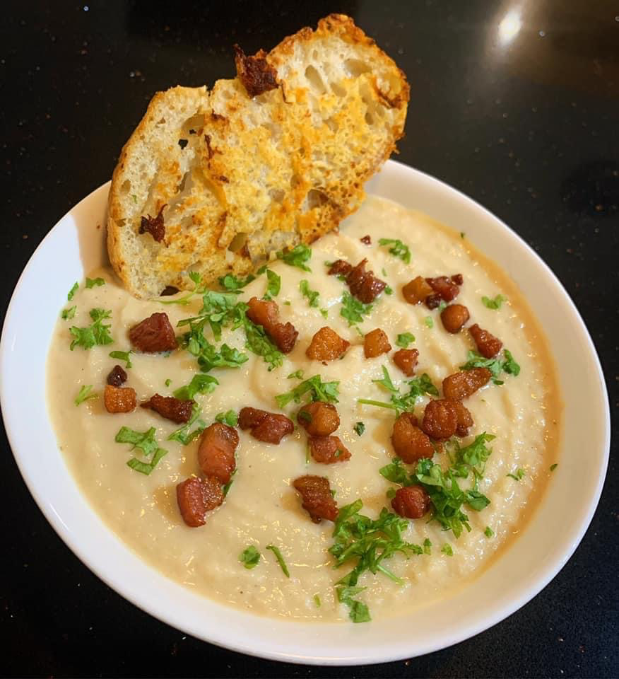 Creamy cauliflower Soup with Pancetta